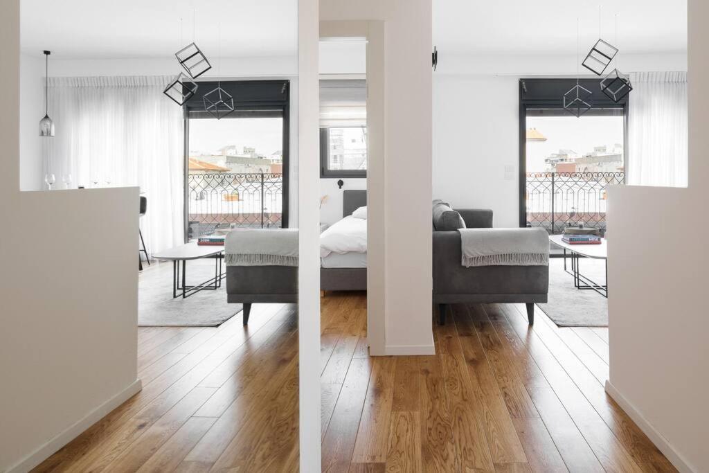 2 Bedrooms Prime Location In Yafo Fully Equipped New In Jaffa *